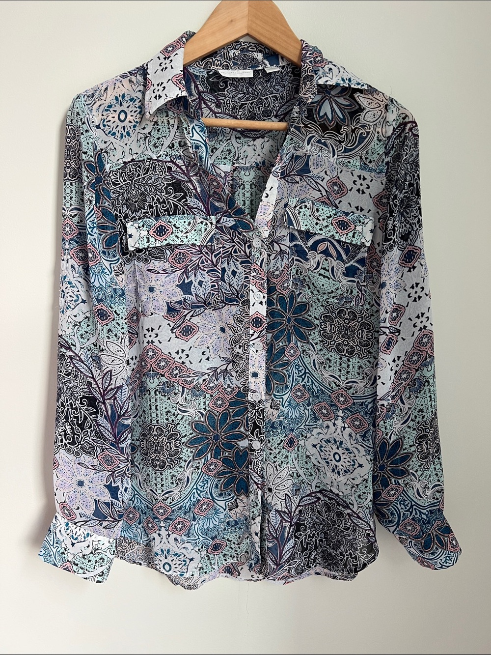 New York & Company | Sheer Blue Multi Paisley Button-Down Office Shirt Size M